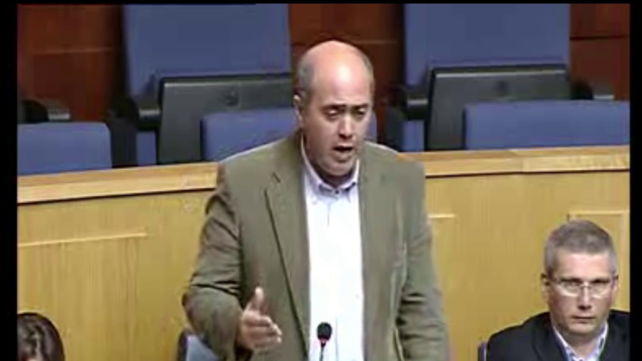 Roberto Almada defende o fim das taxas portuárias de carga.