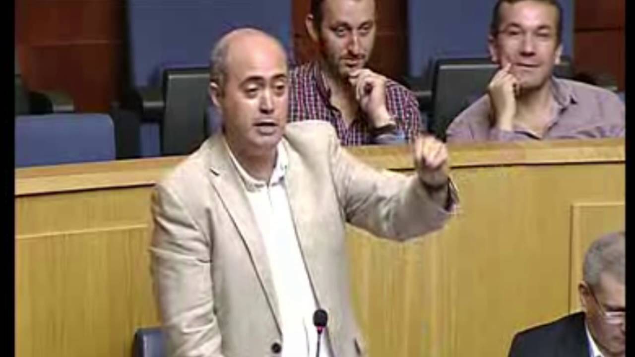 Roberto Almada acusa PSD de faltar com as suas promessas eleitorais.