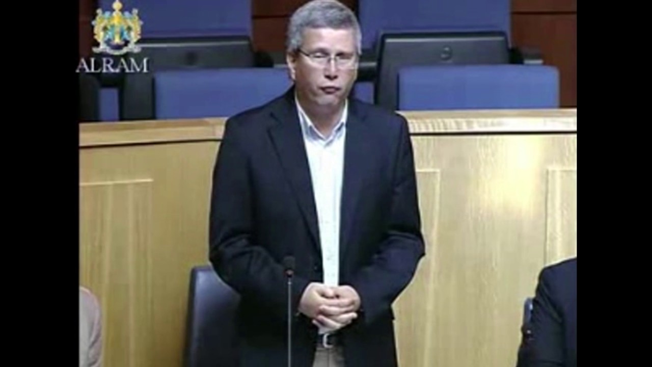 "O Governo Regional distribui as verbas apenas para as Câmaras Municipais da sua cor política"