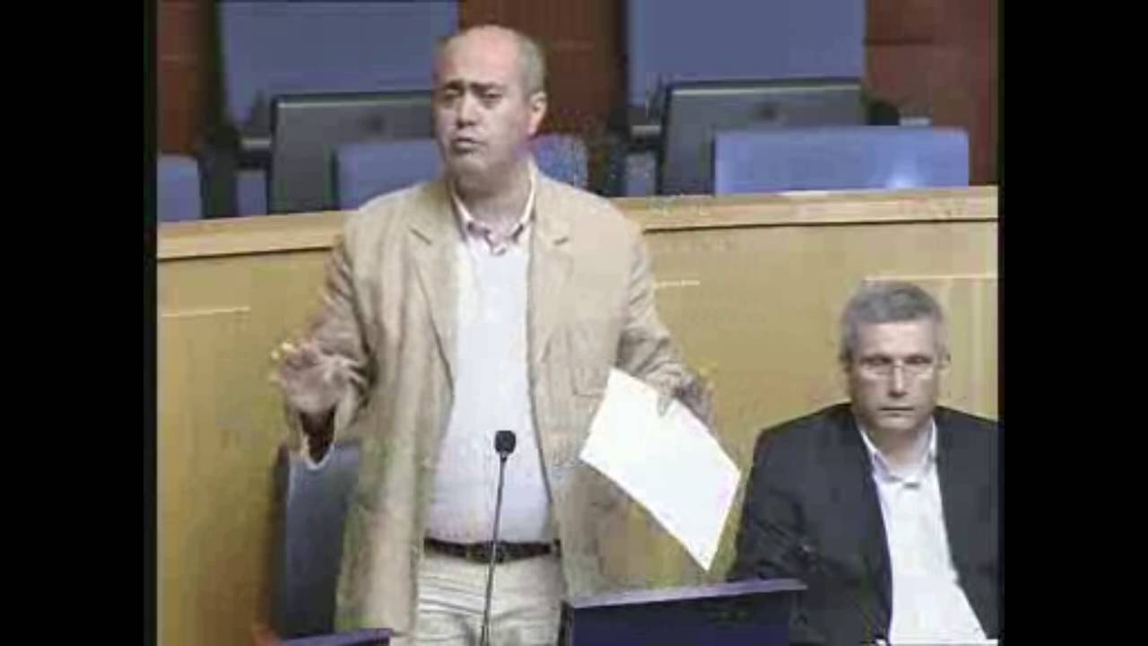 Roberto Almada: "Onde param as políticas?"